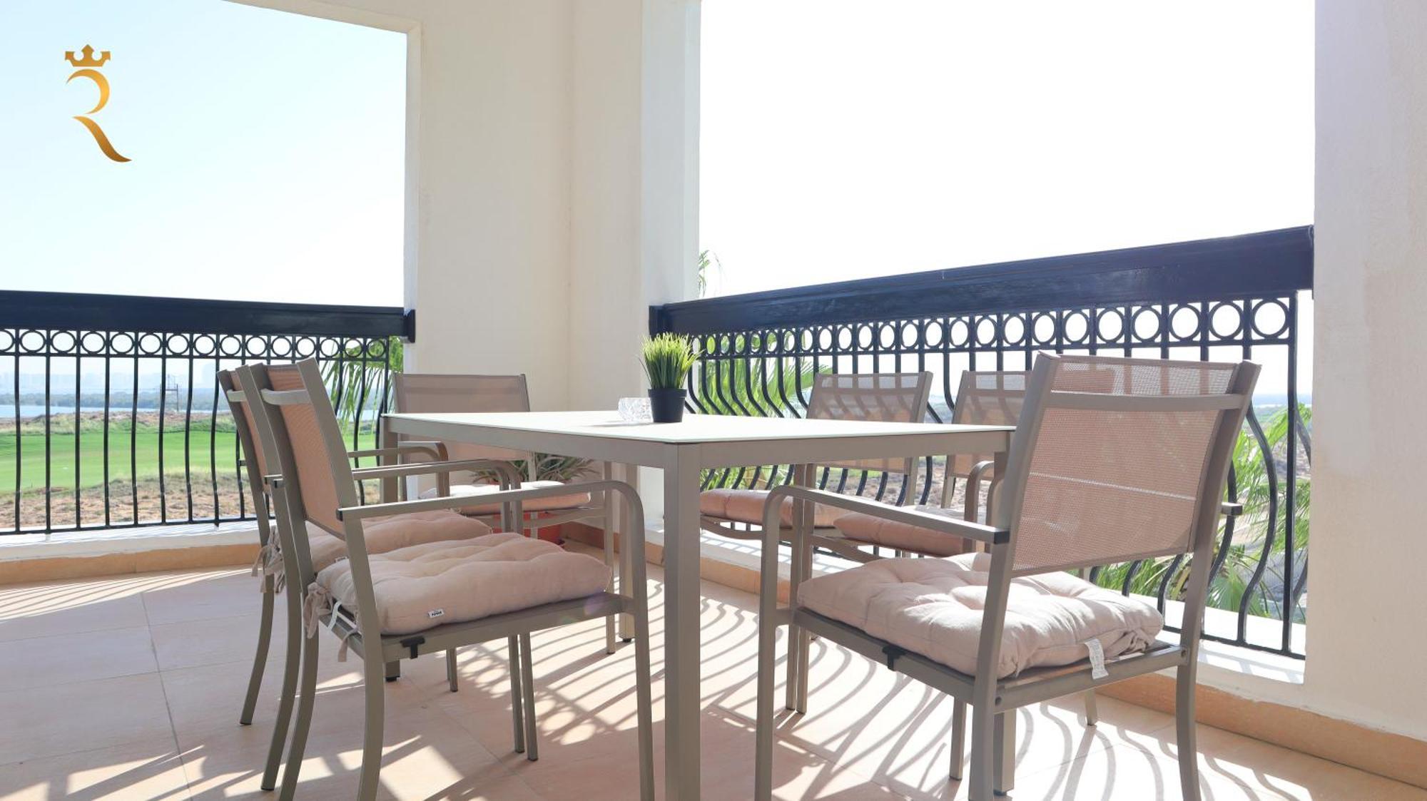 Elegant 2br Golf View Oasis With Maids In Yas Island Appartement
